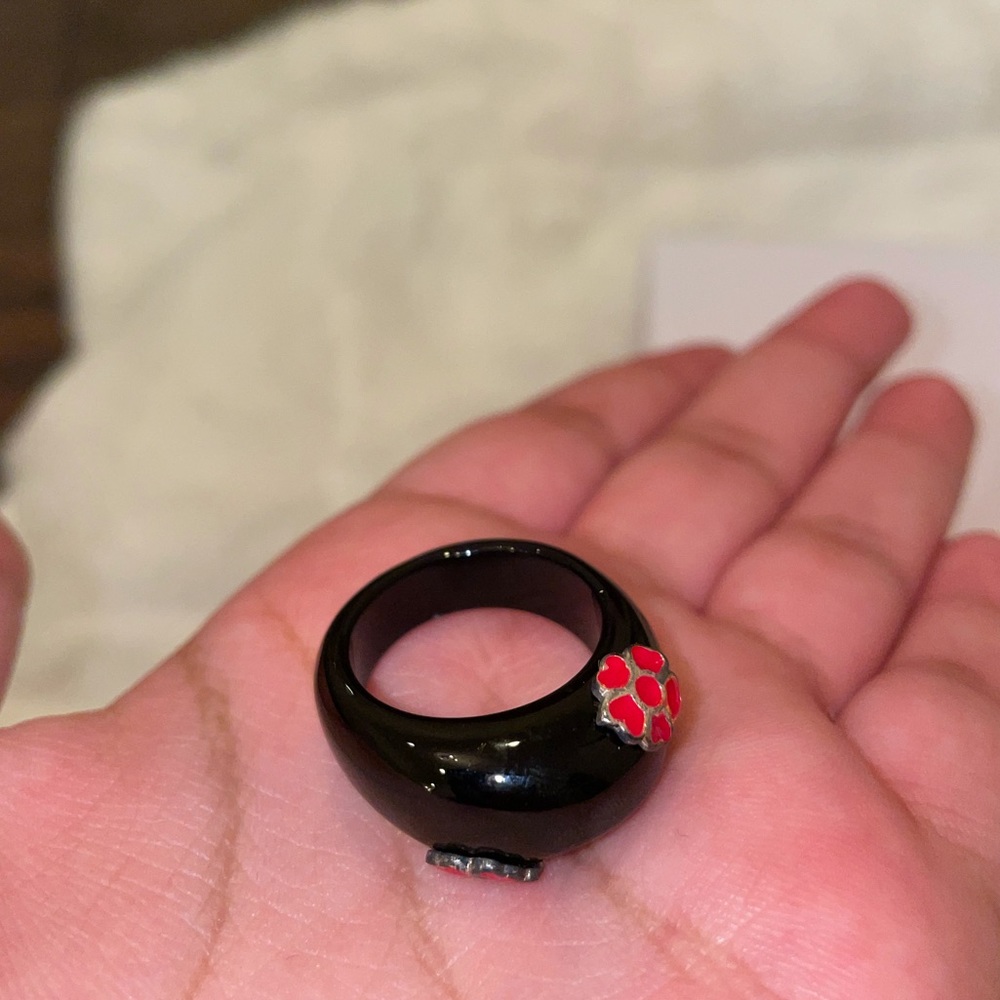 New Black Ring
